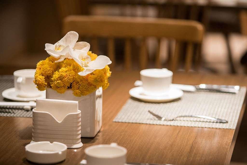 Ramada Encore Jintang Чънду Ресторант снимка