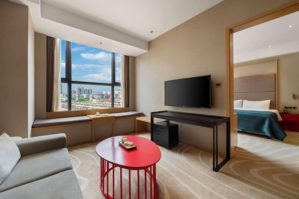 Ramada Encore Jintang Чънду Стая снимка