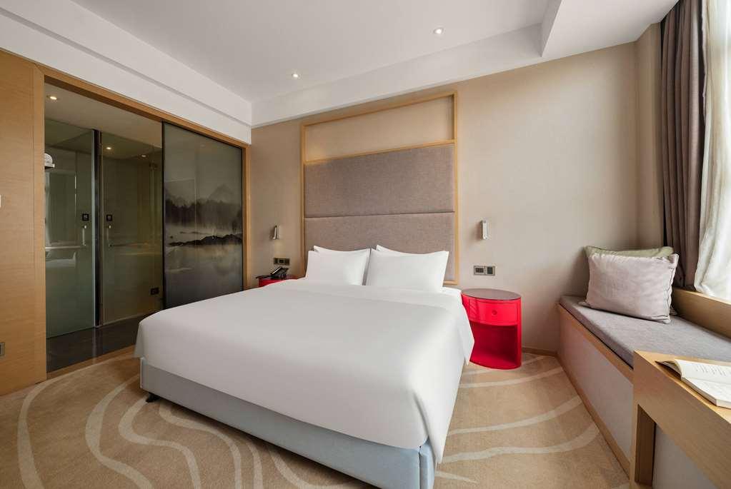 Ramada Encore Jintang Чънду Стая снимка