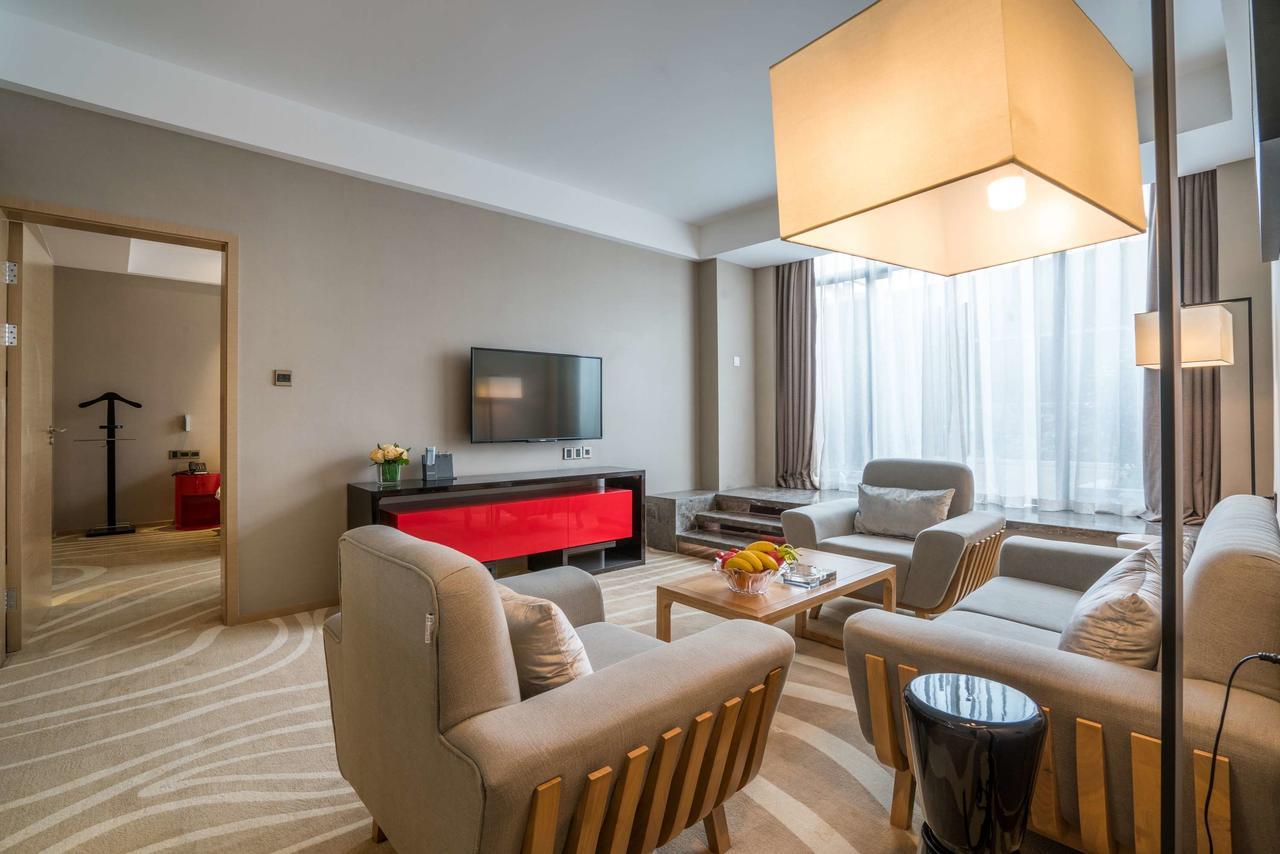 Ramada Encore Jintang Чънду Екстериор снимка